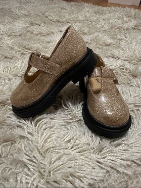 Cat & Jack Gold Glitter Mary Jane Shoes